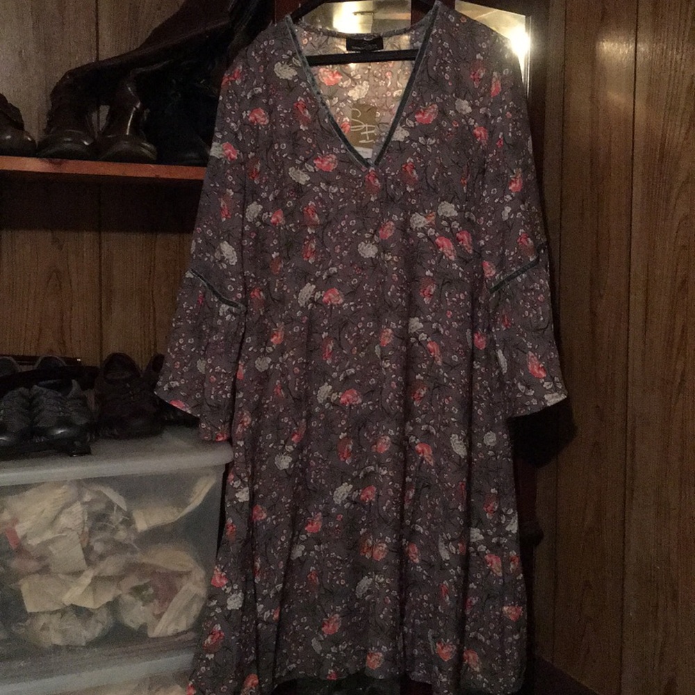 Suzanne Betro Grey floral dress/tunic